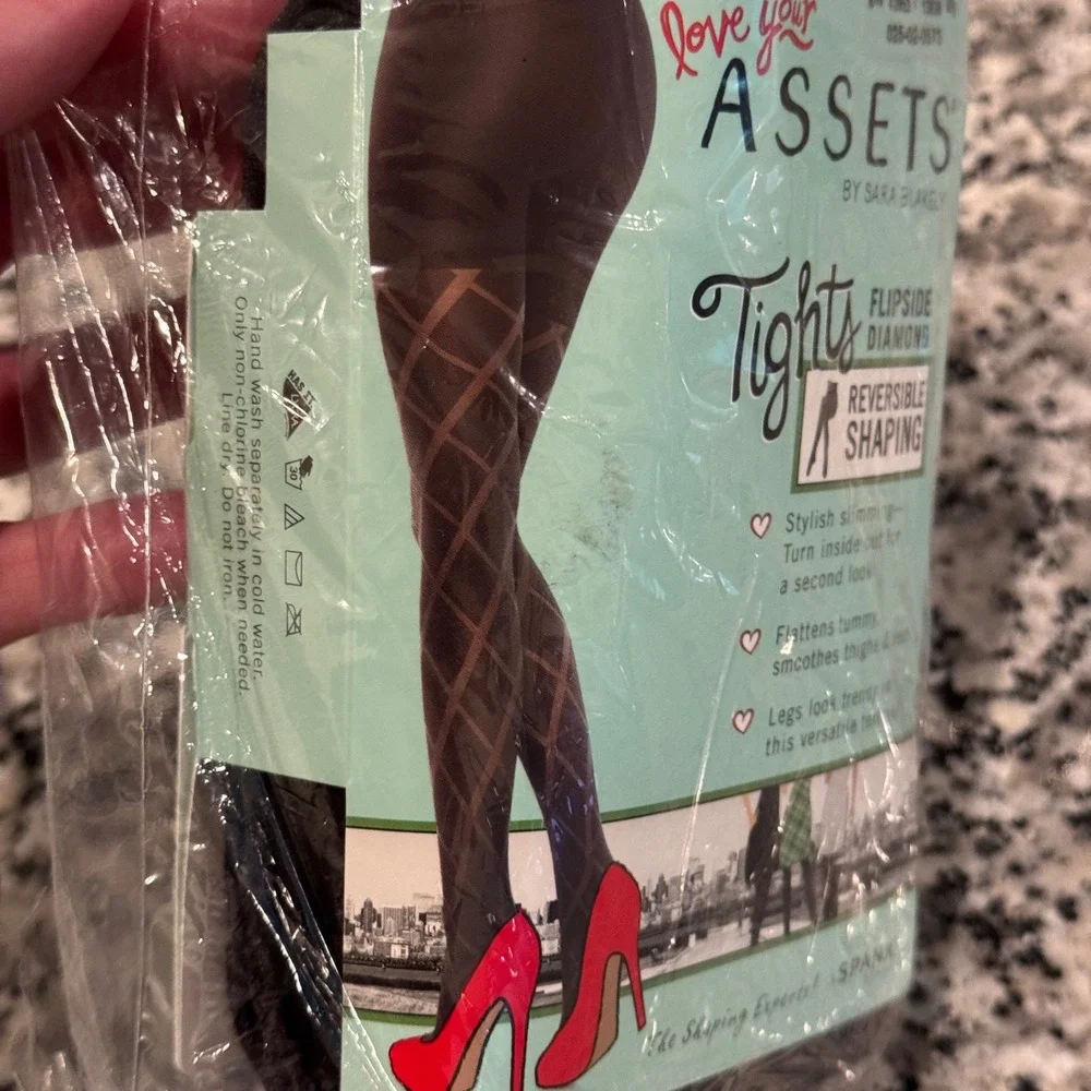 Assets by Sara Blakely Flipside Diamond Reversible Shaping Tights Black Size 4